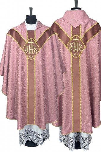 Chasuble 217 with a collar