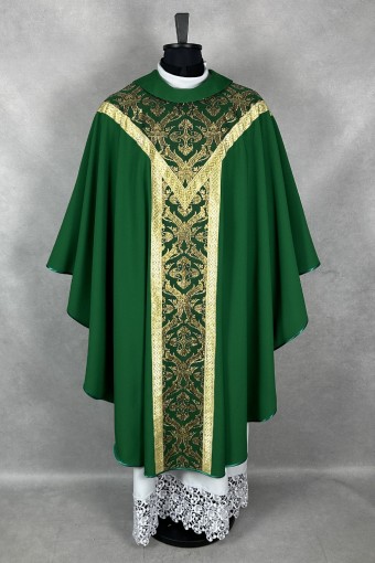 Ornat O- 143 z golfem