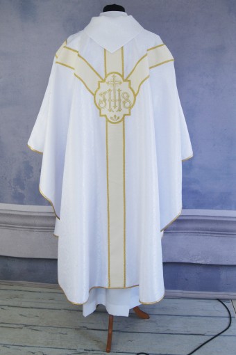 Chasuble 217a with a collar