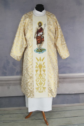 Dalmatic 329 „Johannes der Täufer“ – goldene Kronen