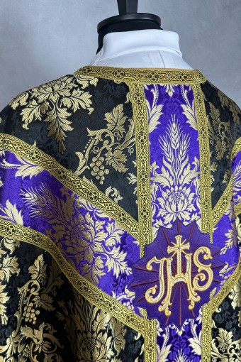 Chasuble 442 - semi-gotique