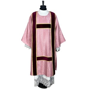 Dalmatic 142d-2