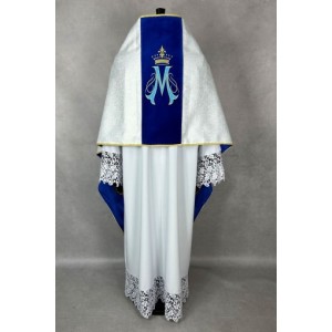 Set bestehend aus 145 Chormänteln + liturgischem Schleier