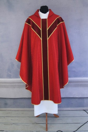 Chasuble 217a with a collar
